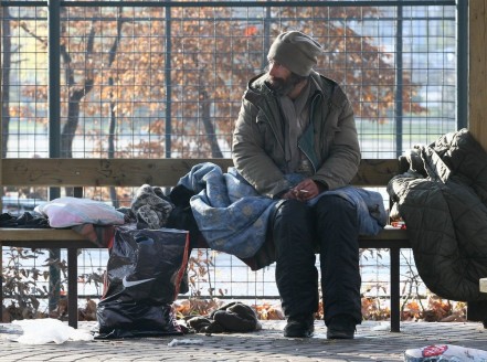 Közeleg a tél, így segíthetünk a hajléktalanokon kép